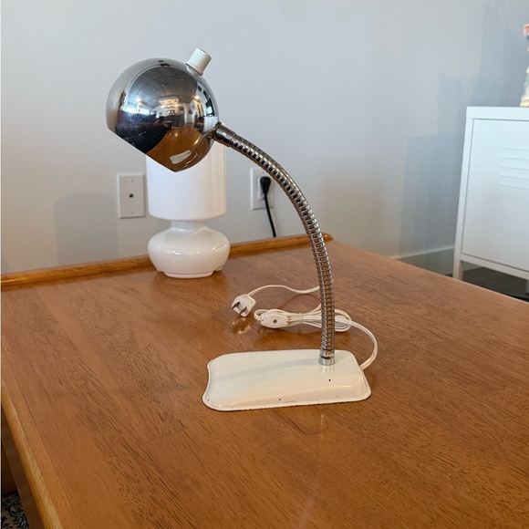 Vintage 60s Chrome Space Age Gooseneck Lamp in Perfect Working Condition - Picture 2 of 13